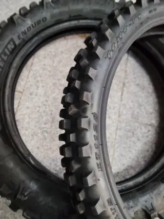 Juego neumatico enduro