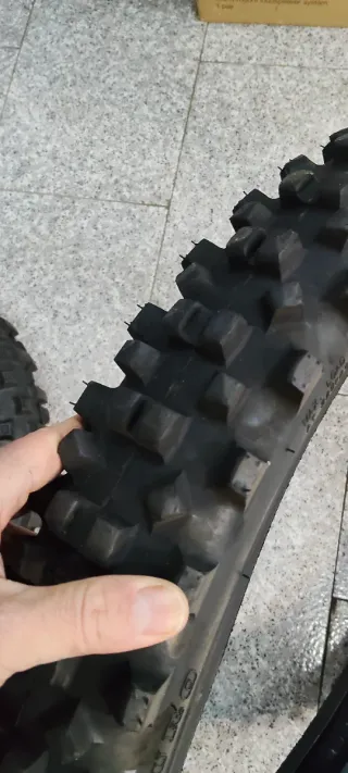 Juego neumatico enduro