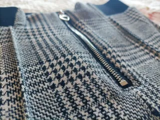 Pantalón de cuadros blanco y negro