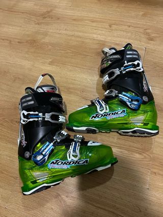 Botas de esquí Nordica verdes