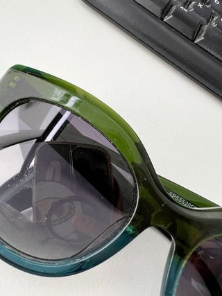 Gafas de sol pasta verdes y azules