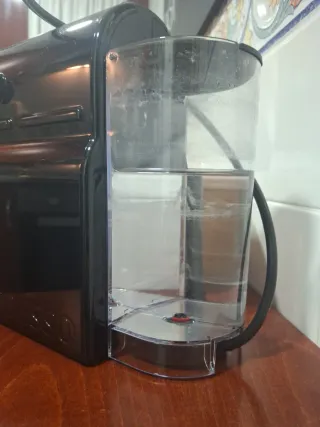 Cafetera Nespresso Inissia Negra