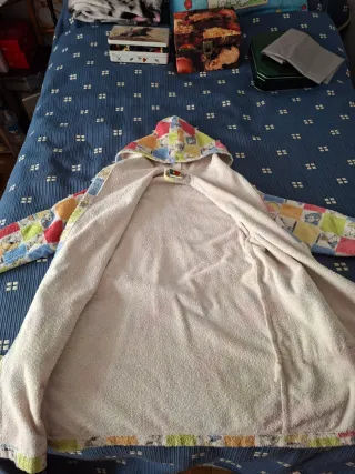 Bata de baño infantil con estampado