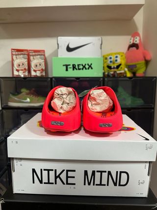 Nike Mind 001 Slide Solar Red