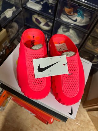 Nike Mind 001 Slide Solar Red