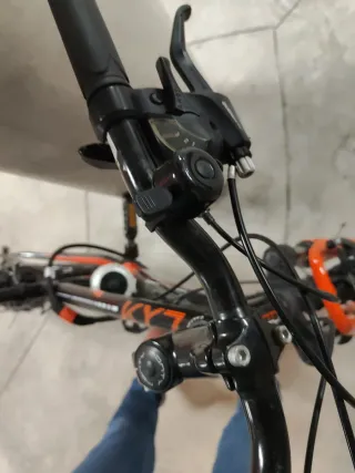 Bicicleta Monty Negra y Naranja