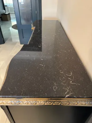 Aparador antiguo restaurado negro y dorado