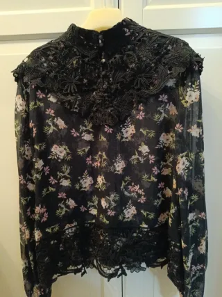 Blusa ZARA floral encaje