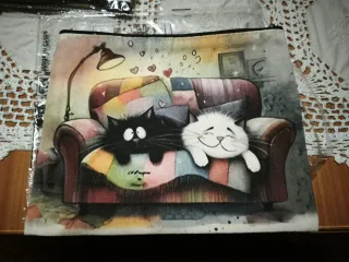 Neceser con dibujo de dos gatitos