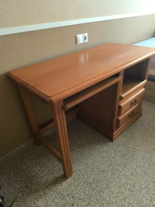 Scrivania in legno massello