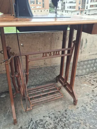 Máquina de coser Alfa de madera
