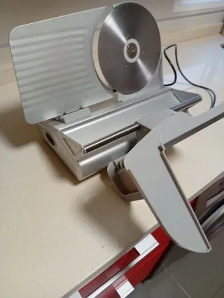 Cortafiambres Eléctrico Plateado