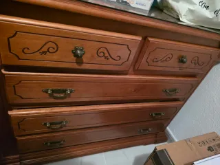 Letto 90cm in rovere con comodino, specchio e cassettiera.