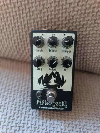 EarthQuaker Afterneath Reverb Guitarra