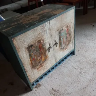 Mueble oriental beige y azul