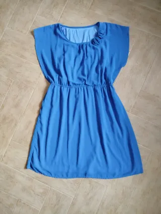 Vestido azul con flores