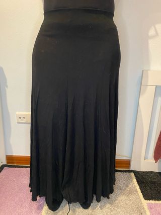 Falda larga negra