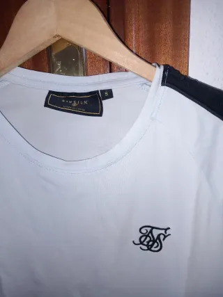 Camiseta SikSilk Talla S Blanca Negra y Azul claro