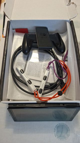 Nintendo Switch OLED Edizione Pokémon Scarlatto e Porpora