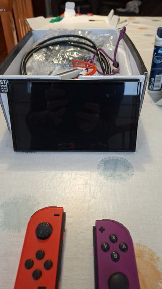 Nintendo Switch OLED Edizione Pokémon Scarlatto e Porpora