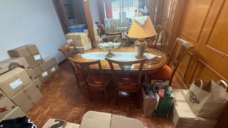 Mesa de salón extensible madera noble impecable.