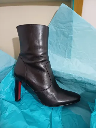 Stivaletti in pelle neri