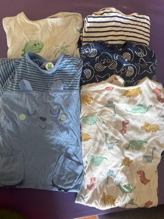 Lote 5 pijamas/buzos bebé 18 meses