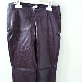 Pantalón morado piel de serpiente 34