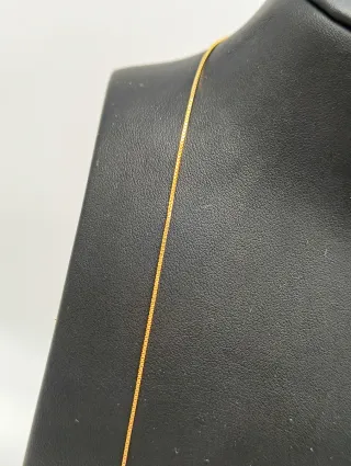 Gargantilla corta cadena fina oro 18kt chapitas