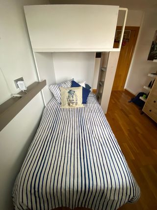 Litera nido con armario y cajones.