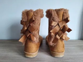 Botas T37 Marrones con Lazos