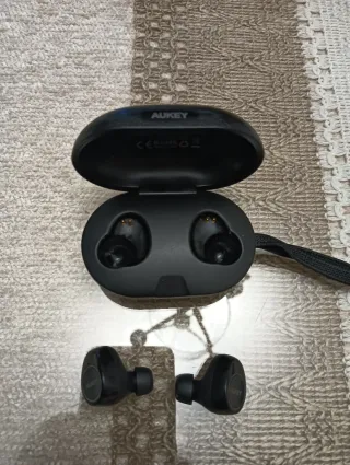 Auriculares Bluetooth Aukey Negros