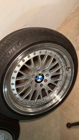 Llantas 16” estilo BBS + Michelin (BMW E30)