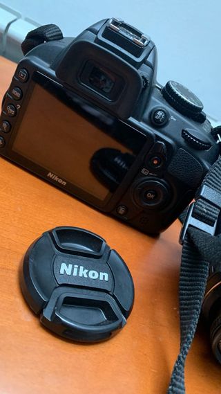 Cámara Nikon D3100 + Cargador MH-24