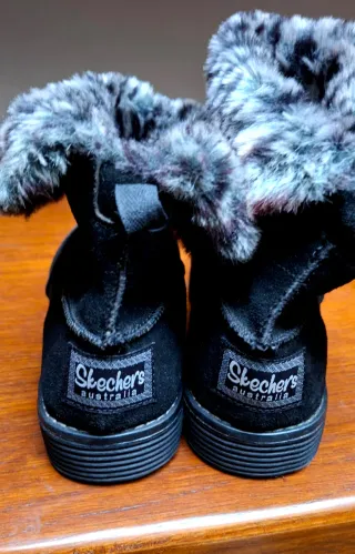 Stivaletti Skechers neri con pelliccia