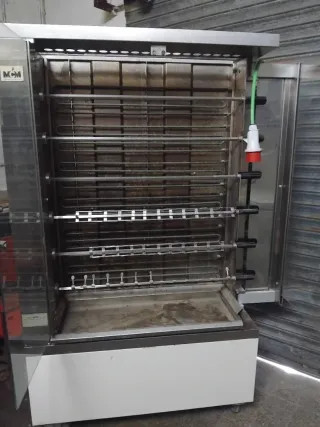 Maquina de pollos a l'ast 6 espadas nueva