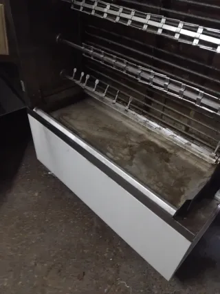 Maquina de pollos a l'ast 6 espadas nueva