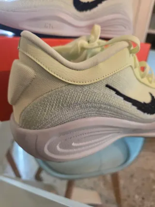 Nike Hustle Academy Beige/Negro