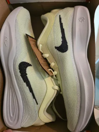 Nike Hustle Academy Beige/Negro