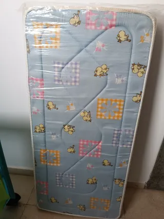 Cuna de viaje y parque portátil y colchón