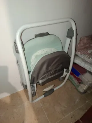 Hamaca Jane verde con arco de juegos