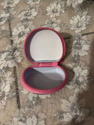 Portamonete Hello Kitty in metallo Nuovo