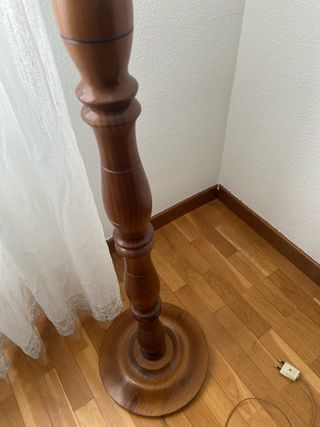 Lámpara de pie madera y tela