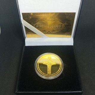 ESTUCHE CON MONEDA BAÑADA EN ORO VATICANO