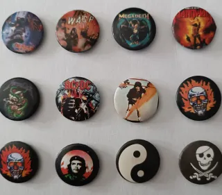 Lote de 12 chapas/pins de grupos de música