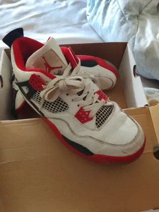 Zapatillas Jordan Rojas y Blancas