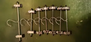 Lote Perchas Madera Vintage y Falda