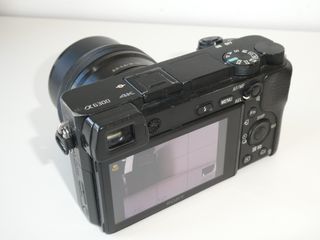 Sony a6300 + Objetivo 16-50mm