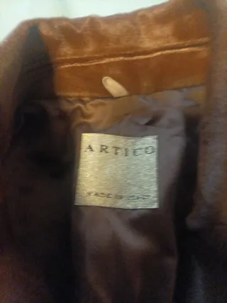 Abrigo de piel potro marrón,marca artico (Italia)