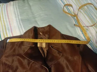 Abrigo de piel potro marrón,marca artico (Italia)